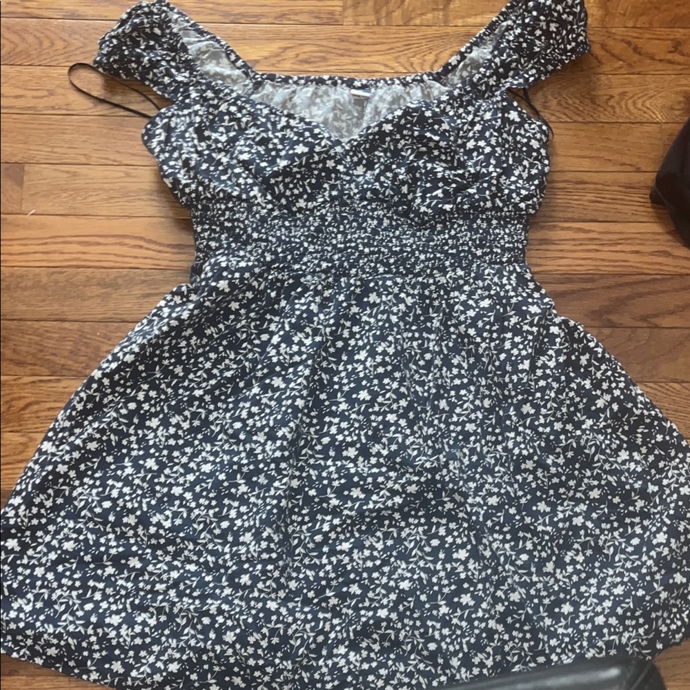 Old Navy Dark blue and White Floral Skirt